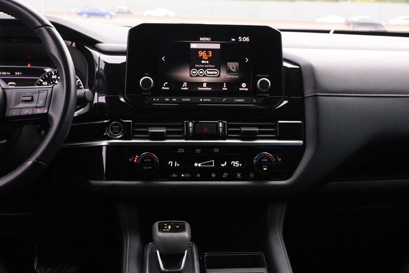 Nissan Pathfinder Vehicle Image 25