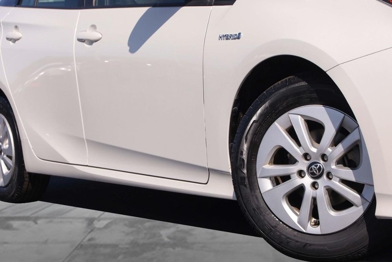 Toyota Prius Vehicle Image 03