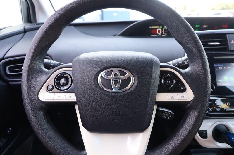 Toyota Prius Vehicle Image 10