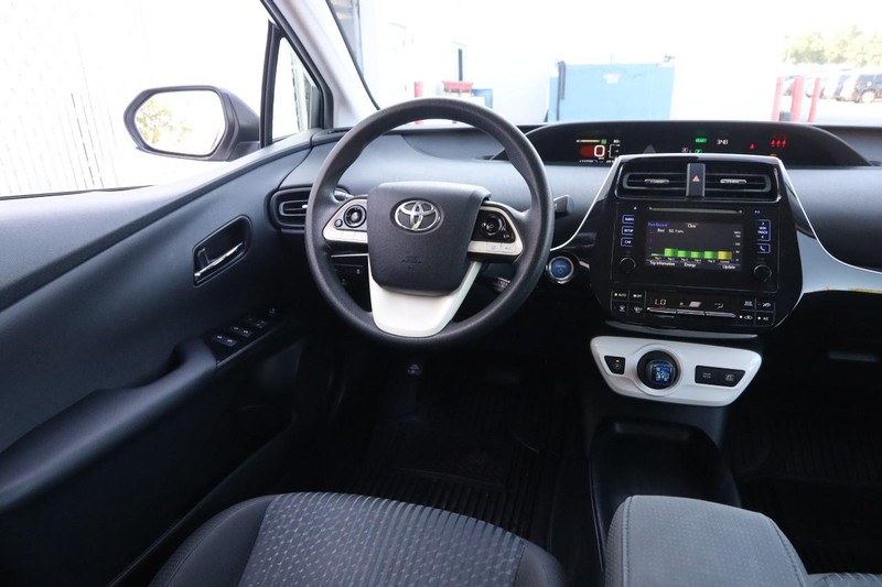 Toyota Prius Vehicle Image 20