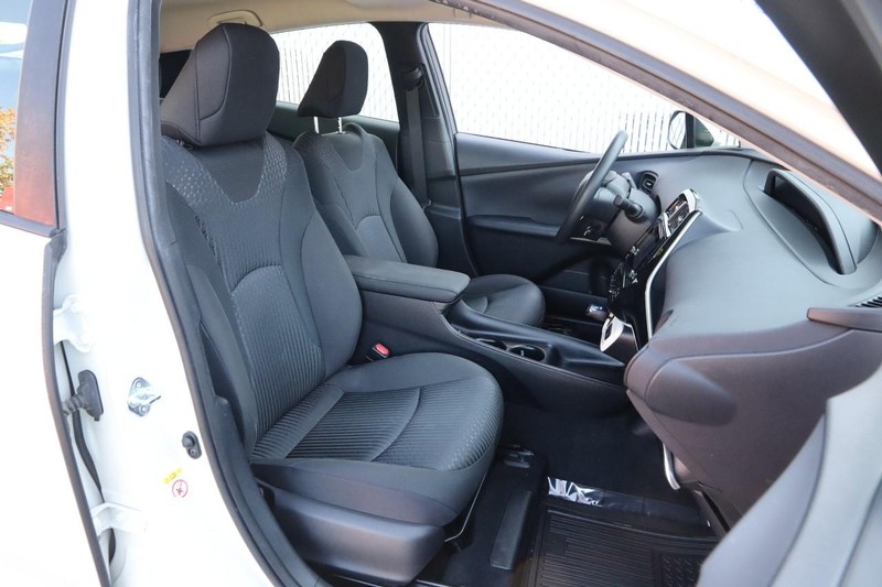 Toyota Prius Vehicle Image 23