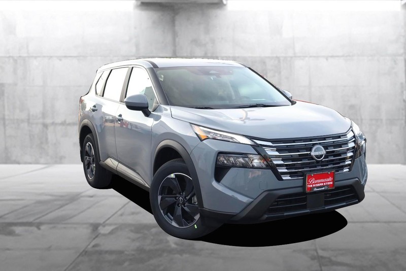 Nissan Rogue Vehicle Image 02