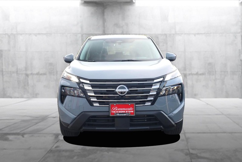 Nissan Rogue Vehicle Image 04