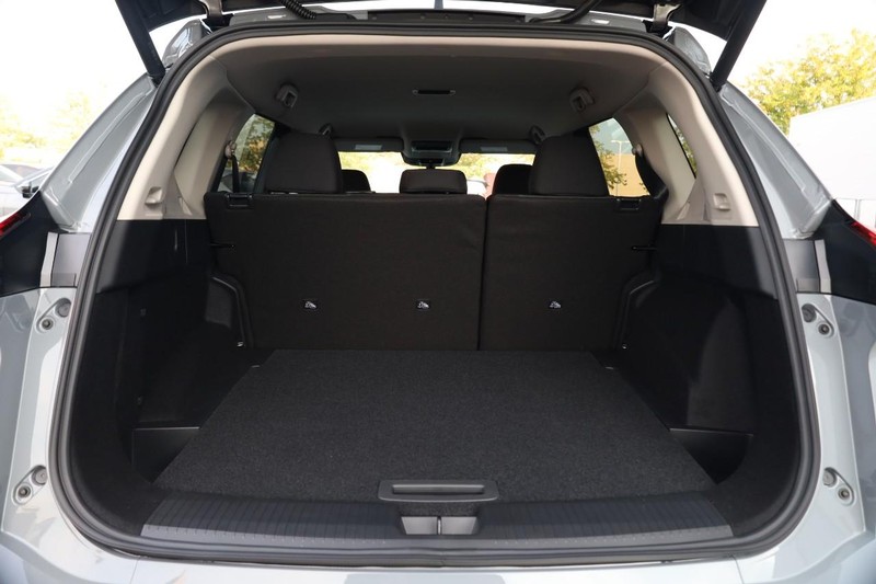 Nissan Rogue Vehicle Image 07