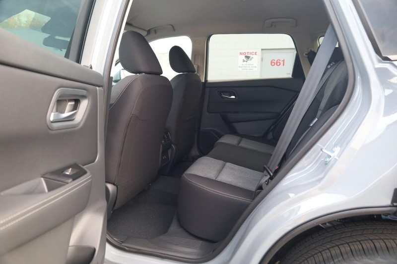 Nissan Rogue Vehicle Image 20