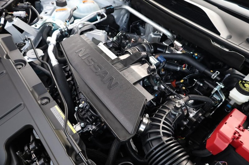 Nissan Rogue Vehicle Image 25