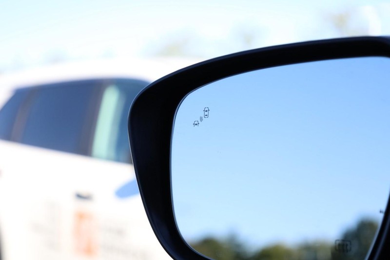 Nissan Frontier Vehicle Full-screen Gallery Image 20