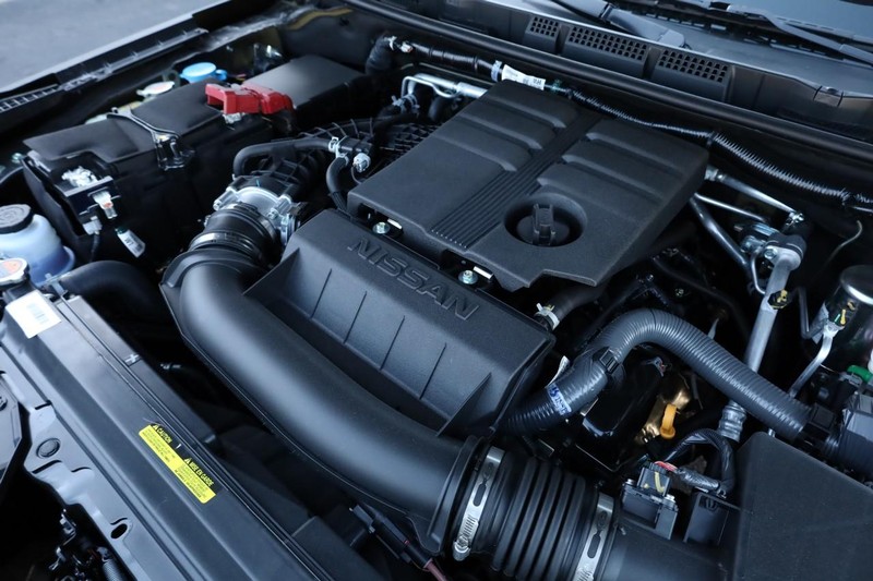 Nissan Frontier Vehicle Full-screen Gallery Image 26