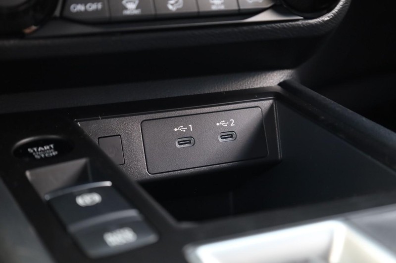 Nissan Kicks Vehicle Image 15