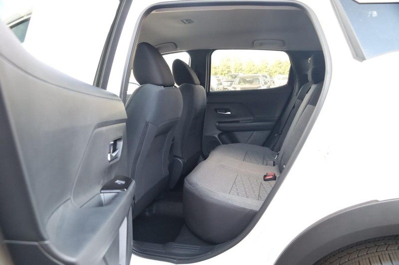 Nissan Kicks Vehicle Image 20