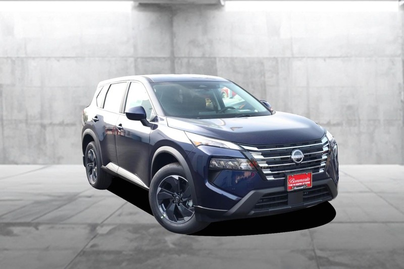 Nissan Rogue Vehicle Image 02