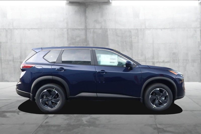 Nissan Rogue Vehicle Image 05