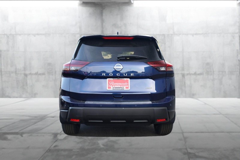 Nissan Rogue Vehicle Image 06
