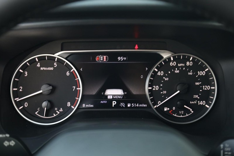 Nissan Rogue Vehicle Image 10