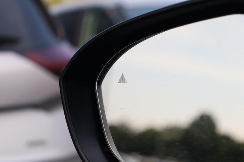 Nissan Rogue Vehicle Image 19