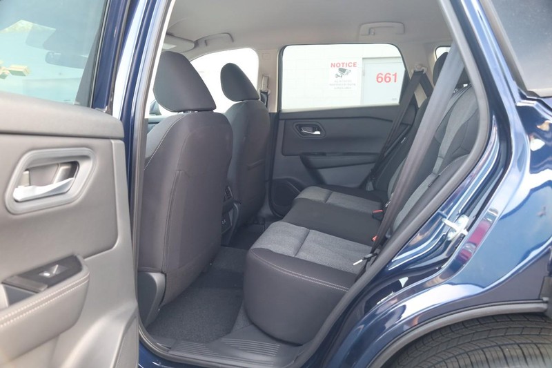 Nissan Rogue Vehicle Image 20