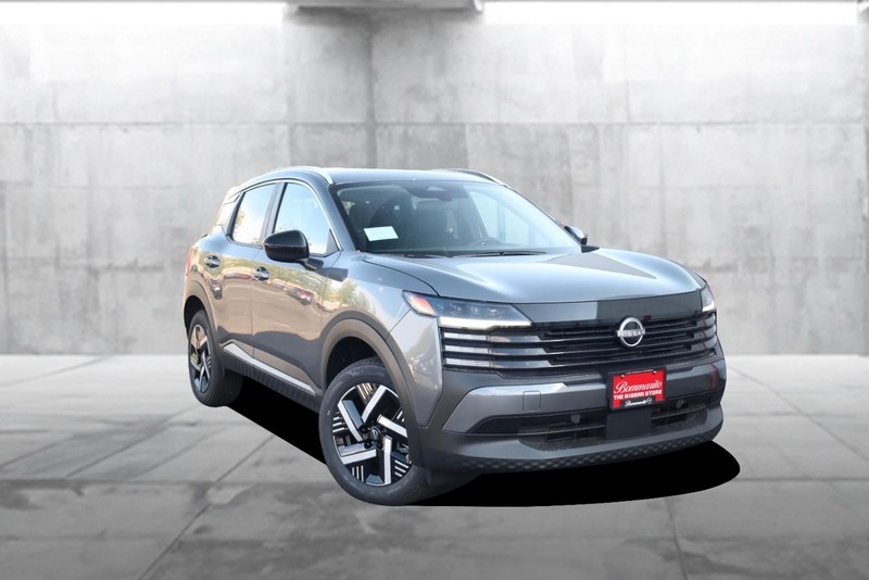 Nissan Kicks Vehicle Image 02