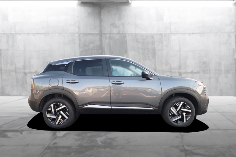 Nissan Kicks Vehicle Image 05