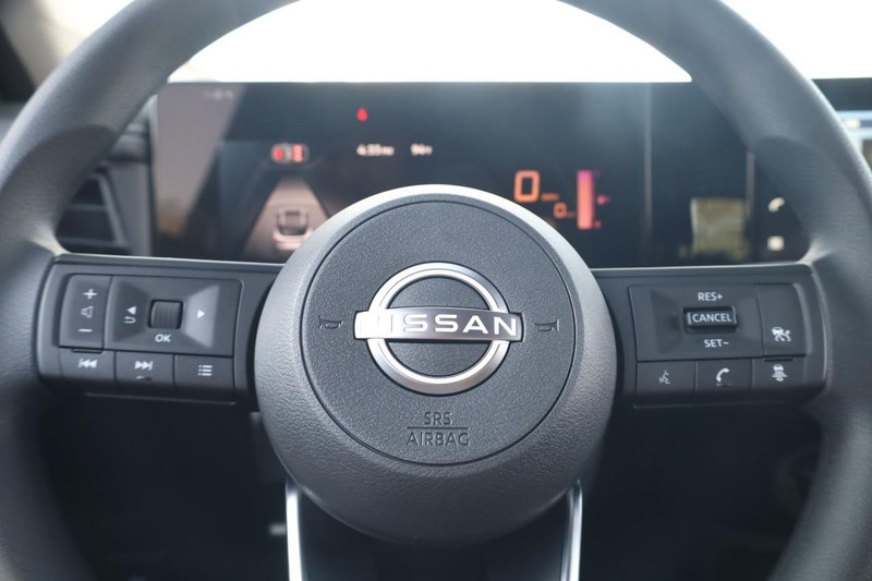 Nissan Kicks Vehicle Image 09