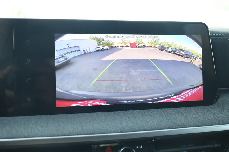 Nissan Kicks Vehicle Image 12