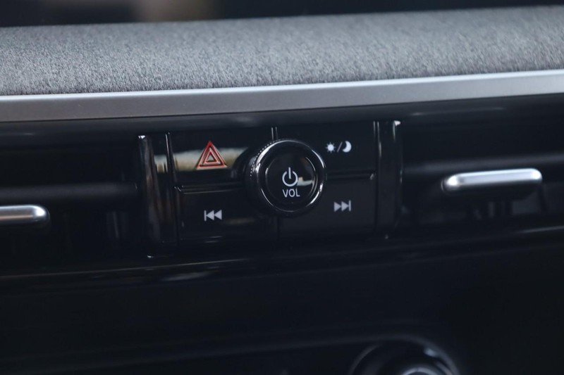 Nissan Kicks Vehicle Image 13