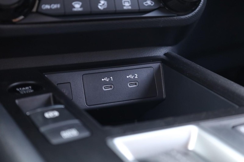 Nissan Kicks Vehicle Image 15