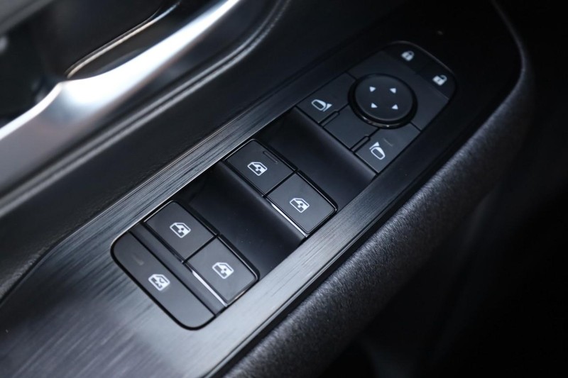 Nissan Kicks Vehicle Image 18