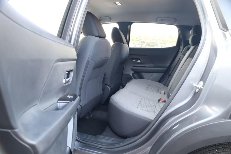 Nissan Kicks Vehicle Image 20