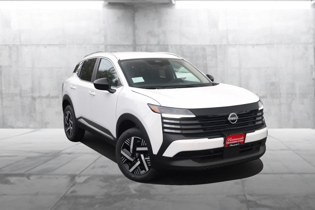 Nissan Kicks Vehicle Image 02