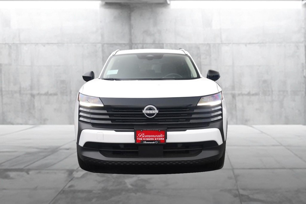 Nissan Kicks Vehicle Image 04