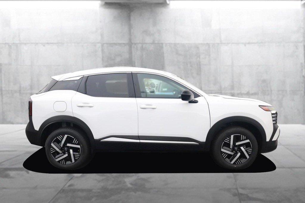 Nissan Kicks Vehicle Image 05