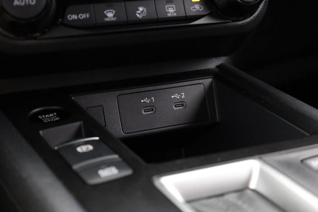 Nissan Kicks Vehicle Image 15