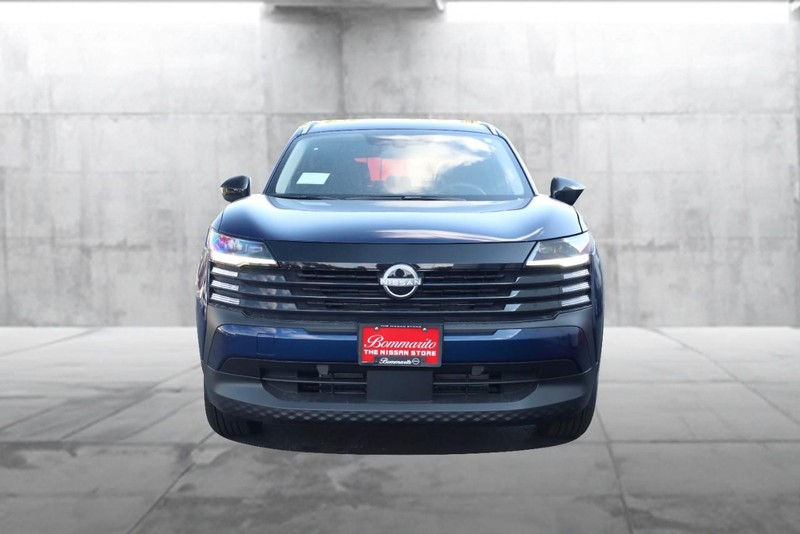 Nissan Kicks Vehicle Image 04