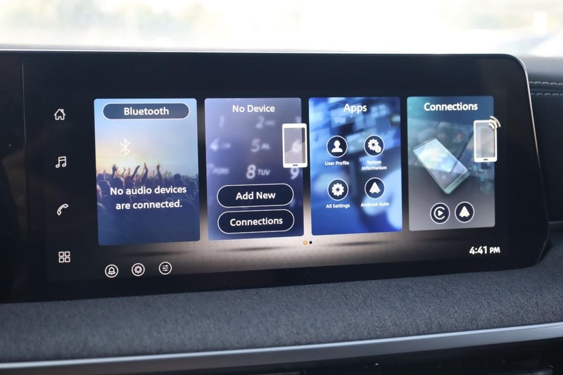 Nissan Kicks Vehicle Image 11