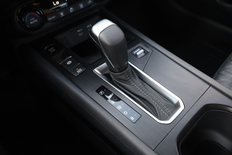 Nissan Kicks Vehicle Image 16