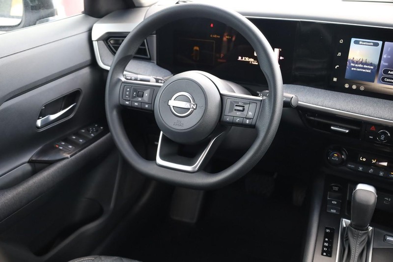 Nissan Kicks Vehicle Image 22