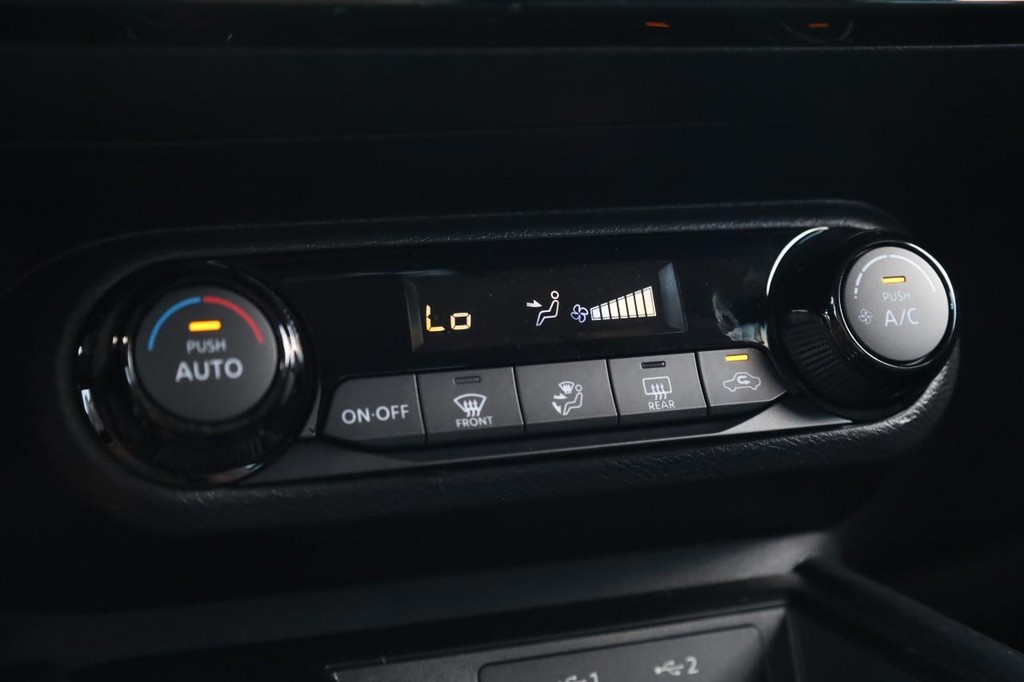 Nissan Kicks Vehicle Image 14