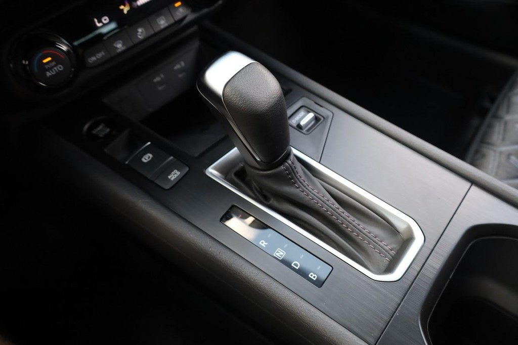 Nissan Kicks Vehicle Image 16