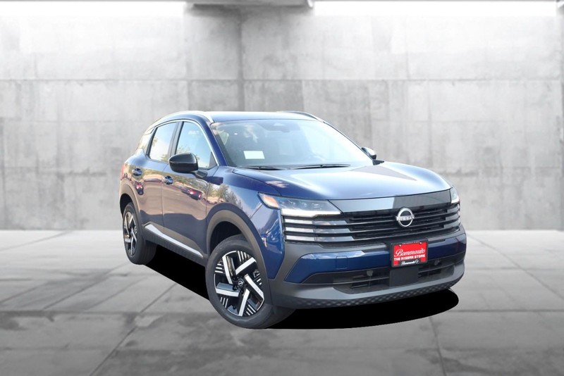 Nissan Kicks Vehicle Image 02