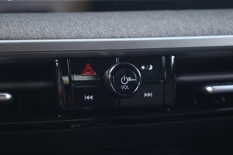 Nissan Kicks Vehicle Image 13