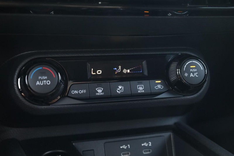 Nissan Kicks Vehicle Image 14