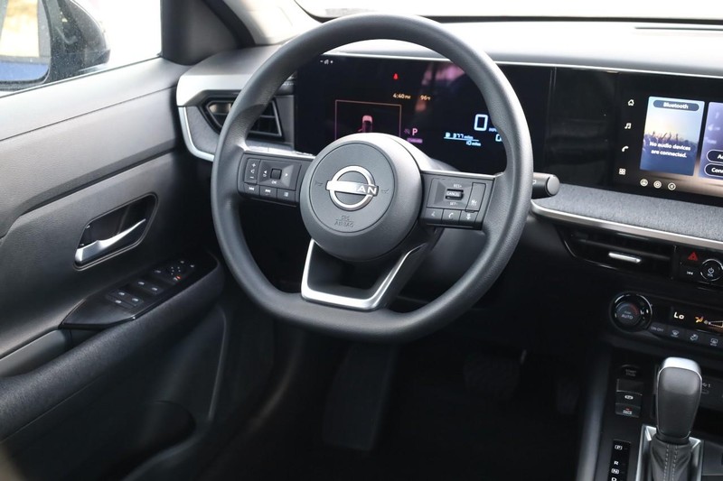 Nissan Kicks Vehicle Image 23