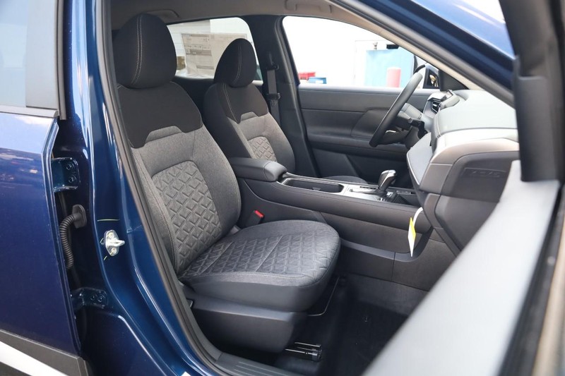 Nissan Kicks Vehicle Image 24