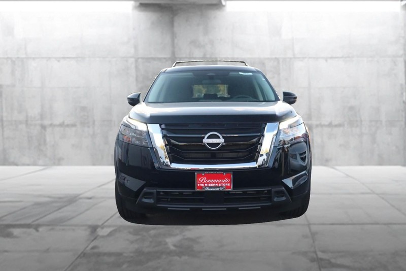 Nissan Pathfinder Vehicle Image 04