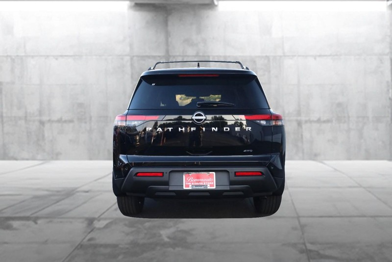 Nissan Pathfinder Vehicle Image 06
