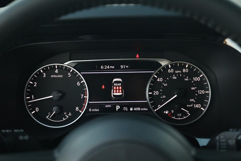 Nissan Pathfinder Vehicle Image 12