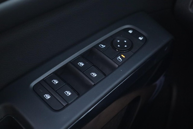 Nissan Pathfinder Vehicle Image 19