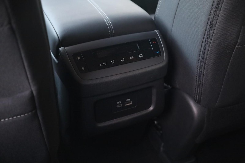 Nissan Pathfinder Vehicle Image 23