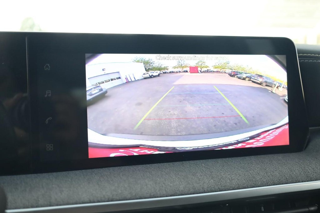 Nissan Kicks Vehicle Image 12