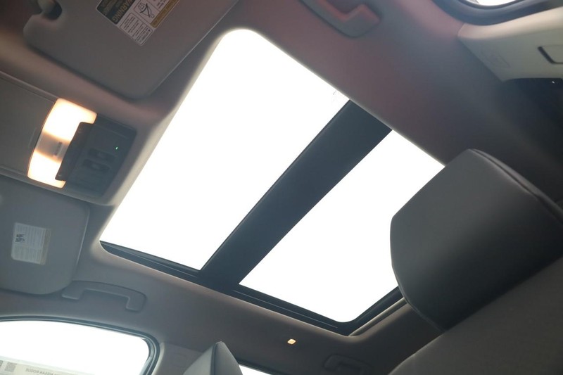 Nissan Rogue Vehicle Image 08